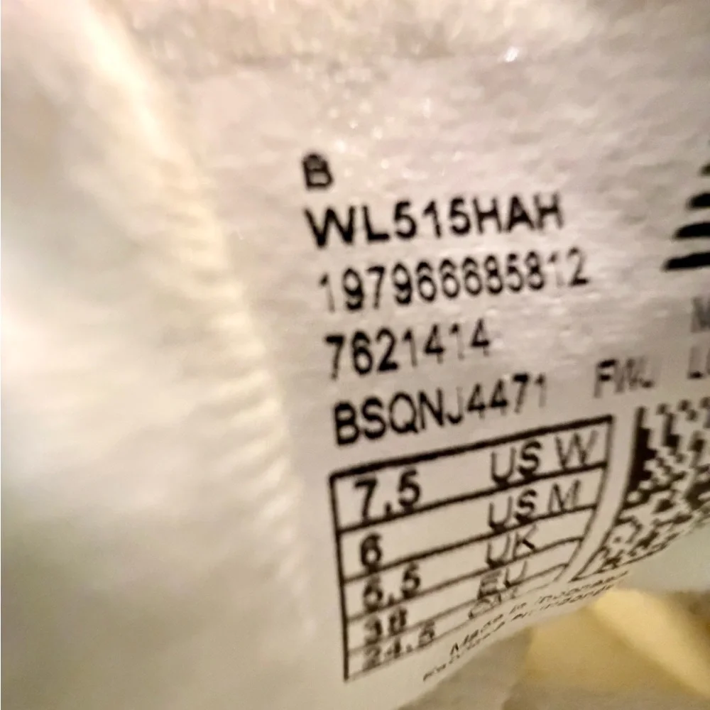 New Balance Women's Cream & Black Platform Runner - Picture 4 of 4